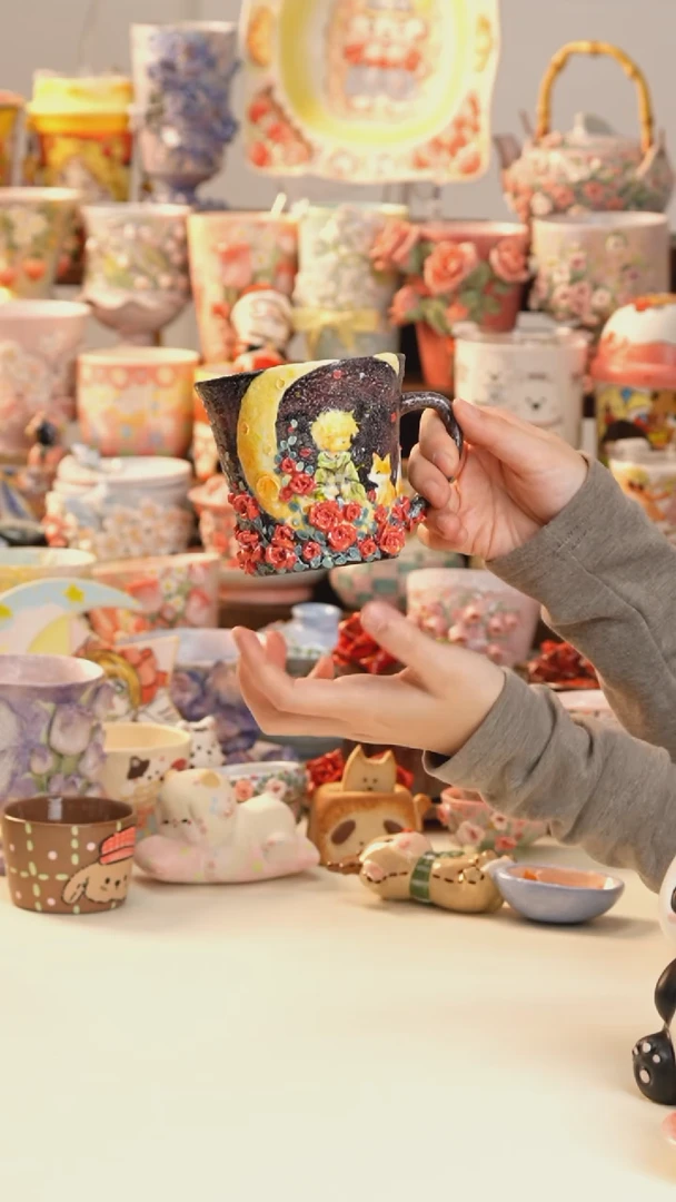 摆件陶景德镇釉下彩手绘设计师款陶瓷