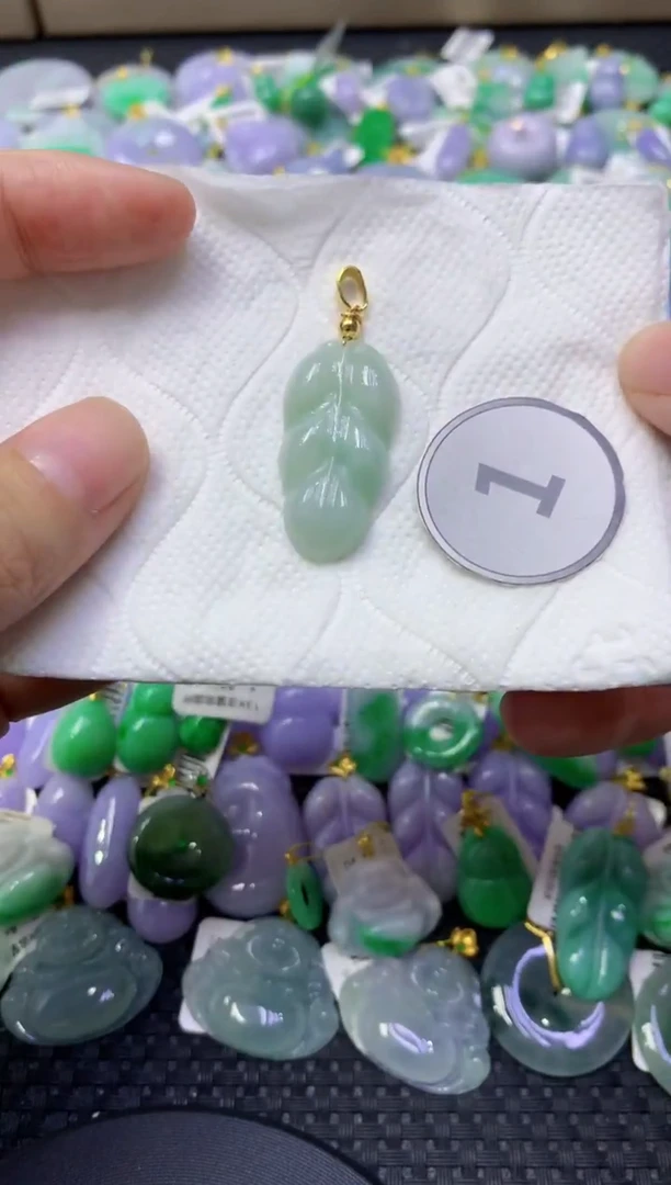 颈饰未镶嵌翡翠天然缅甸翡翠A货