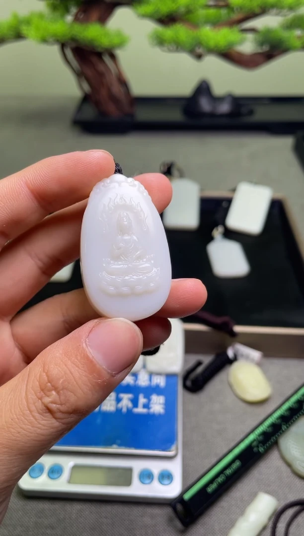 颈饰未镶嵌和田玉1