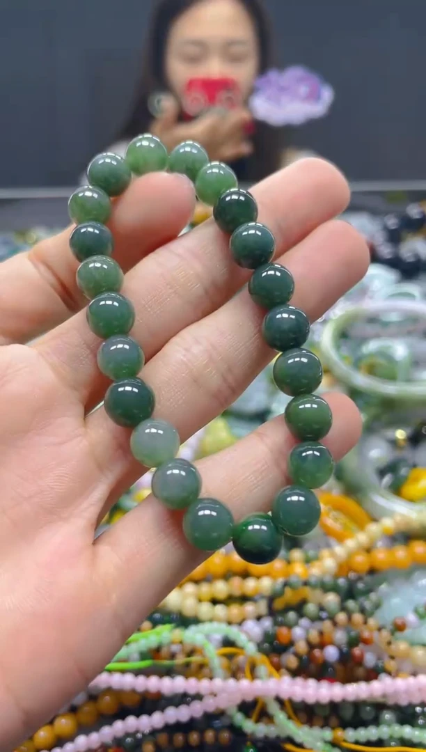 颈饰未镶嵌翡翠8MM/Q/翡翠A货，一件也是批发价
