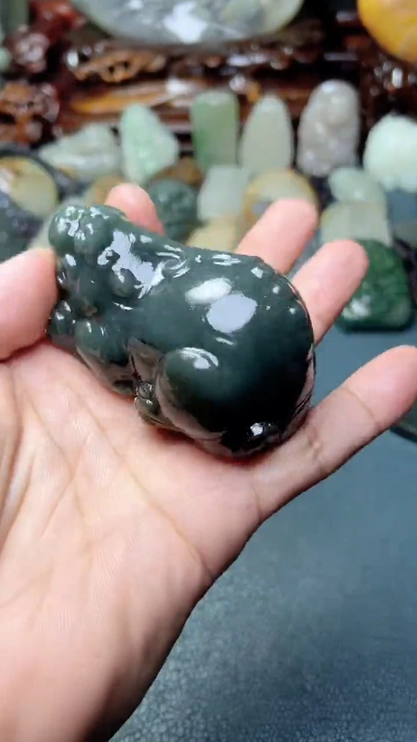 未镶嵌和田玉把件-