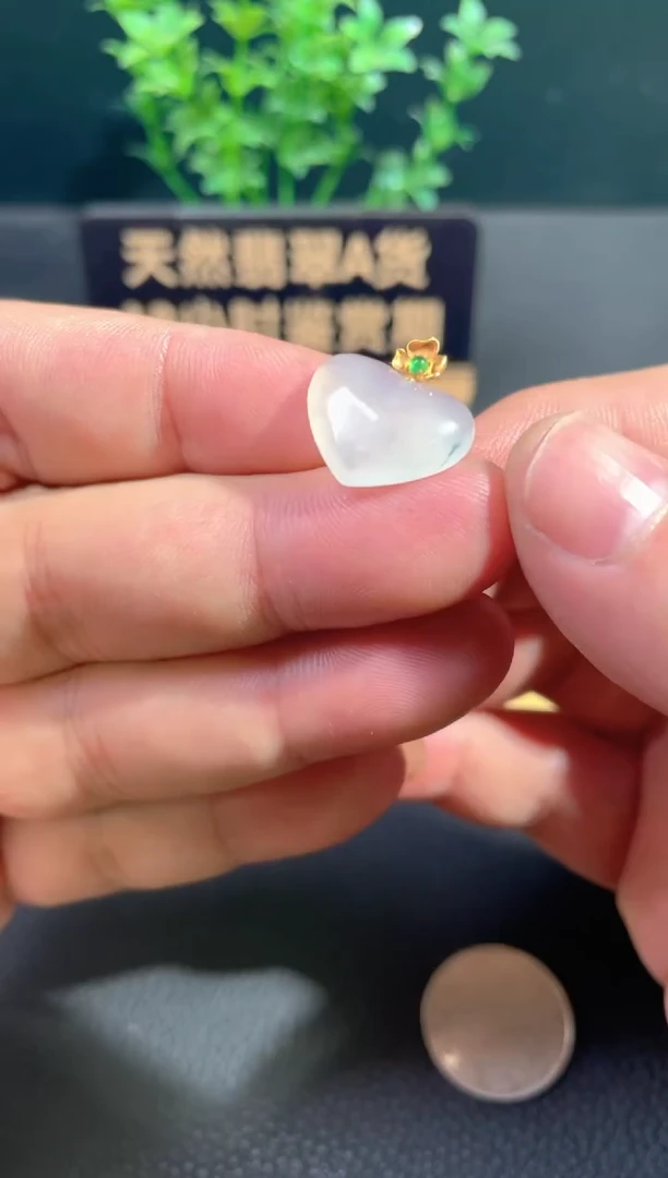 颈饰18K金镶嵌翡翠翡翠