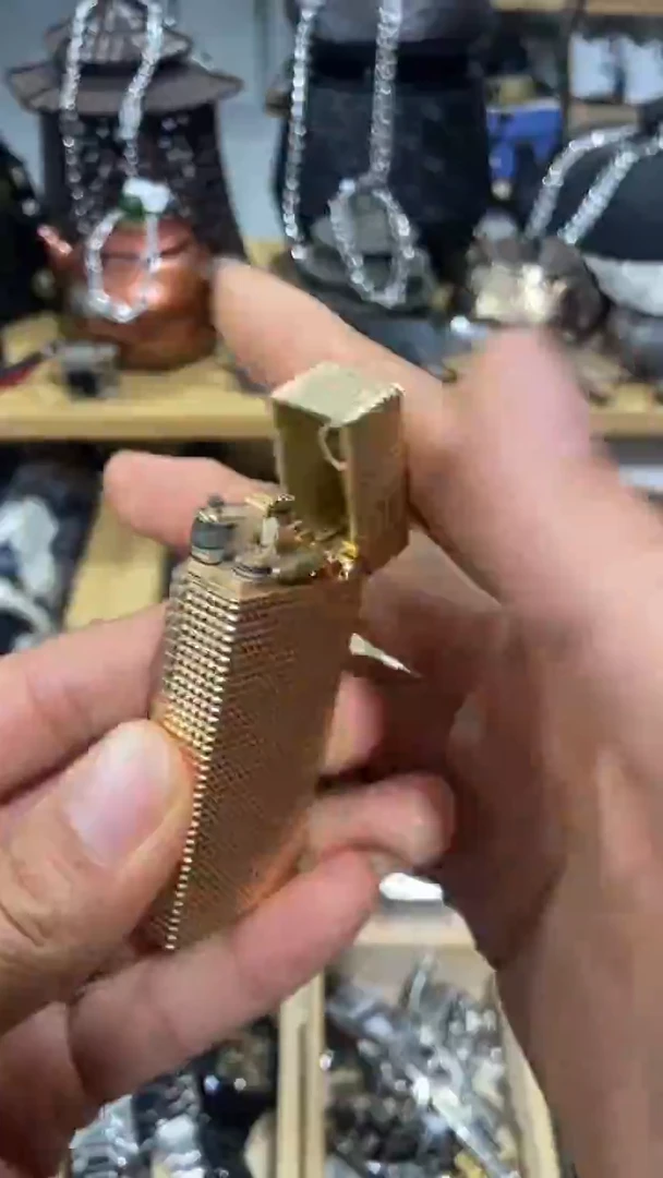 瓷片闪购商品  如图所示