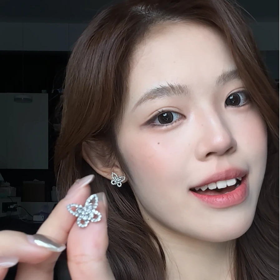 合金锆石耳饰 蝴蝶仙子满钻镂空锆石小耳钉精致细节感闪法式优雅