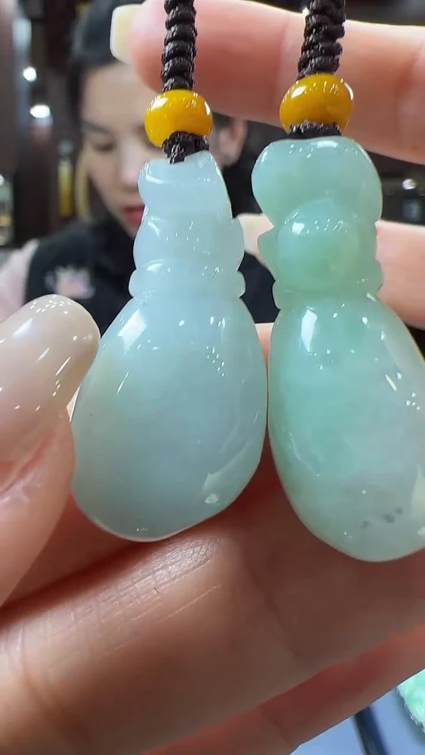 【闪购商品】翡翠挂件未镶嵌钱袋手机挂（多样性发其一）