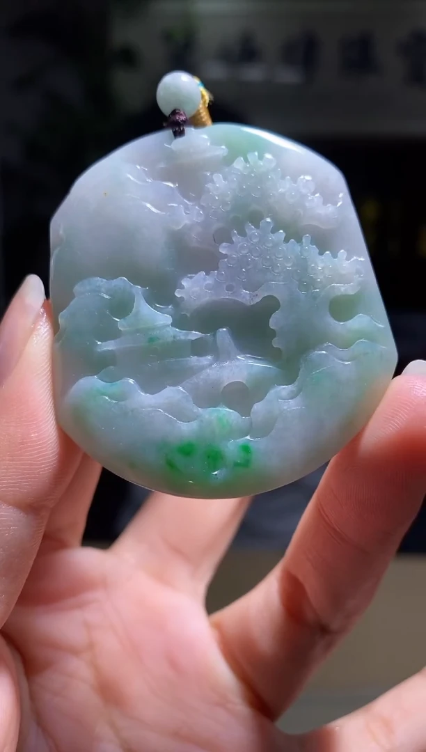翡翠未镶嵌颈饰山水牌