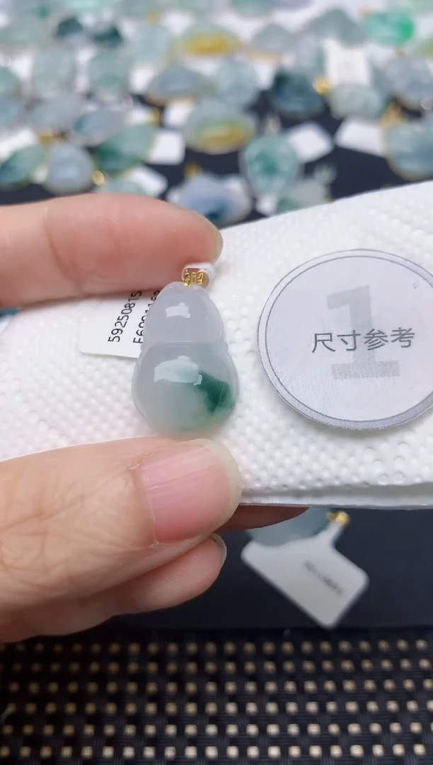 颈饰18K金镶嵌翡翠天然缅甸A货翡翠