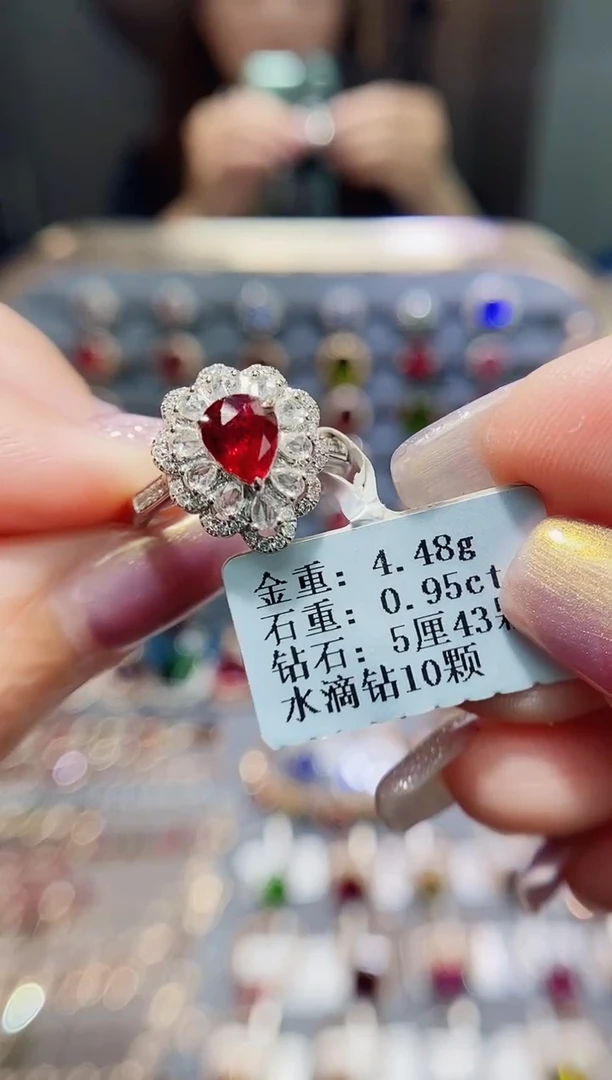 红宝石戒指18K金镶嵌0.95.