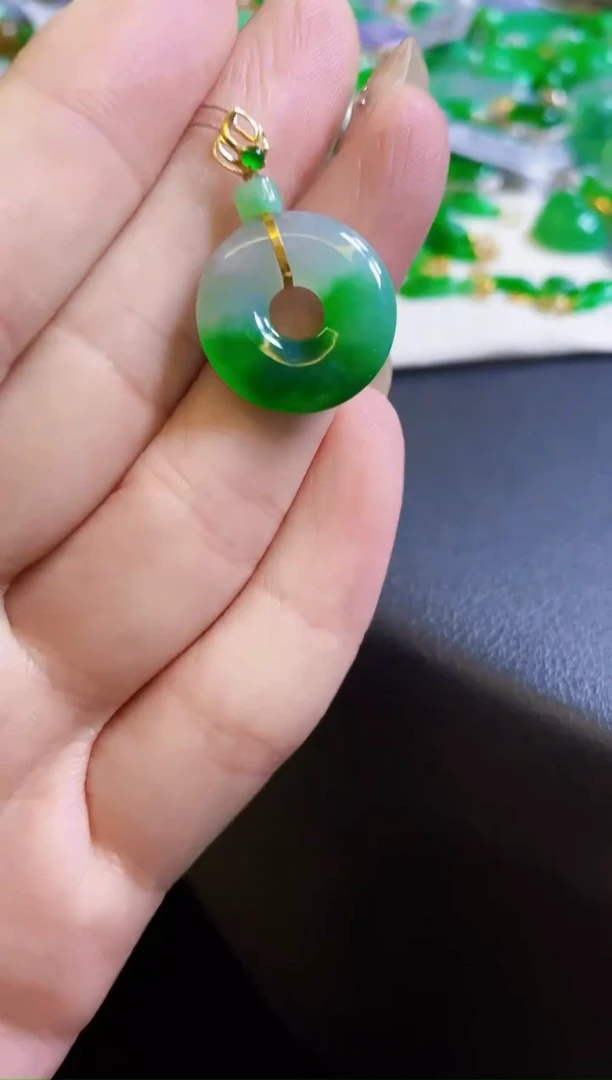 【闪购商品】定制翡翠18K金镶嵌甜甜圈