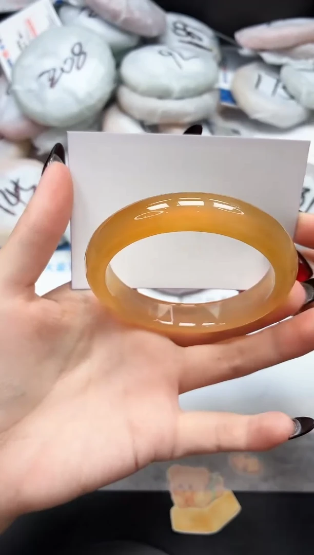 未镶嵌手镯石英质玉84/香槟60.1