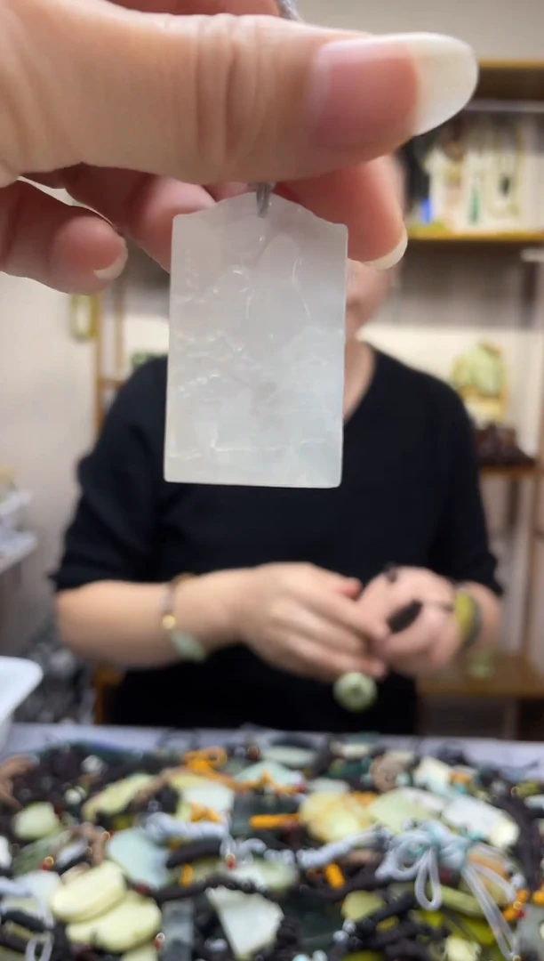 未镶嵌岫玉吊坠·