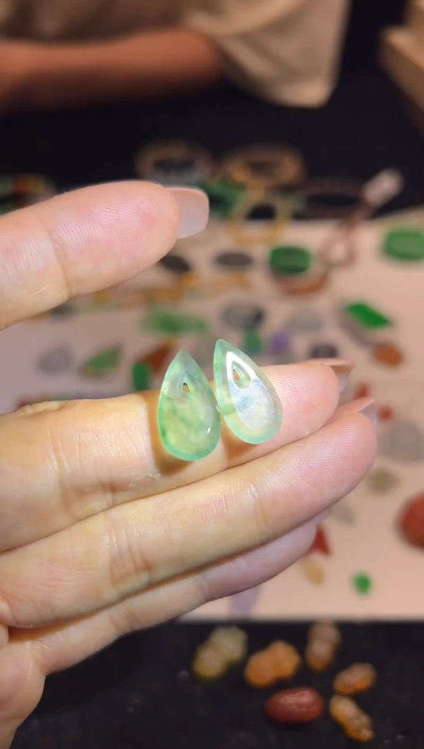未镶嵌定制翡翠绿水滴一对3500+350