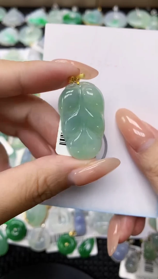 颈饰18K金镶嵌翡翠11111111111