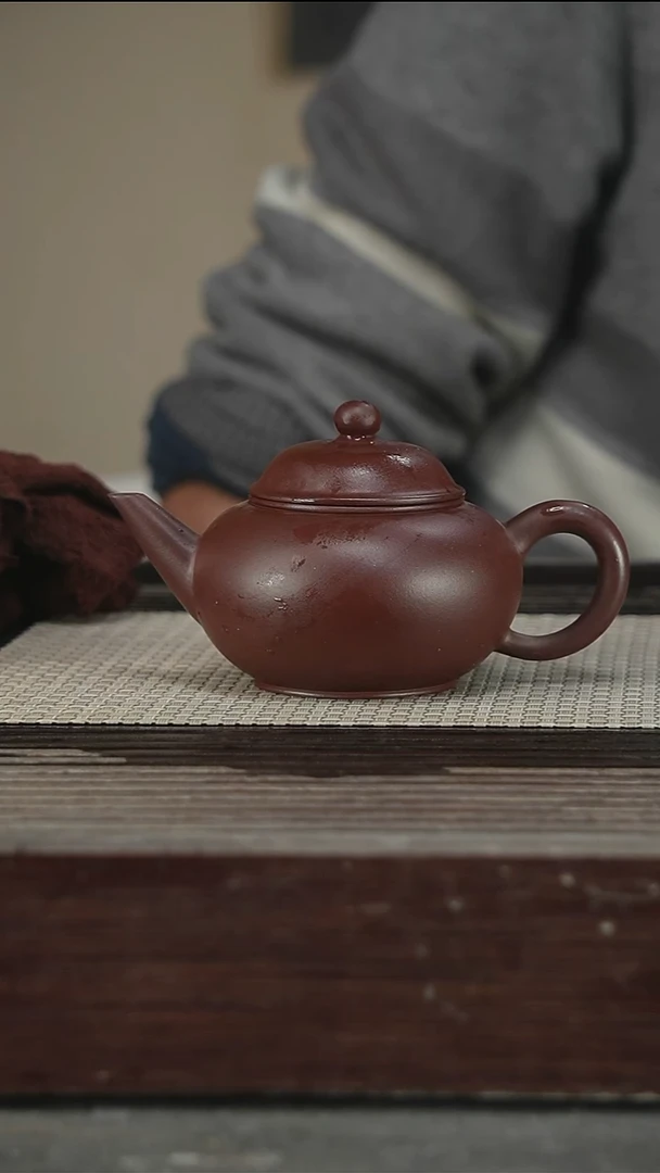 茶壶紫砂省大，带证200CC123号