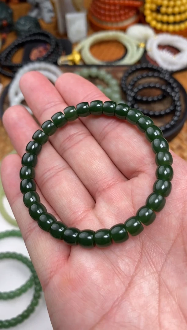 颈饰未镶嵌和田玉手串