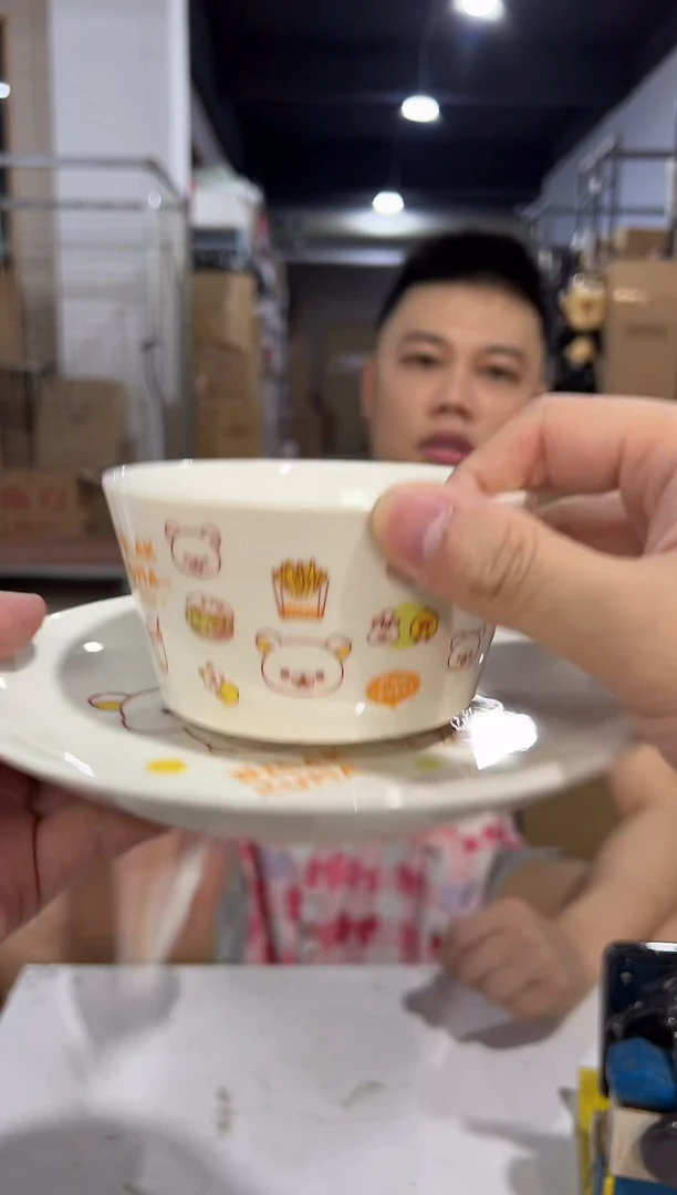 瓷片轻松熊一碗一碟