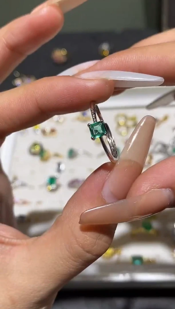 银S925镶嵌戒指祖母绿戒指