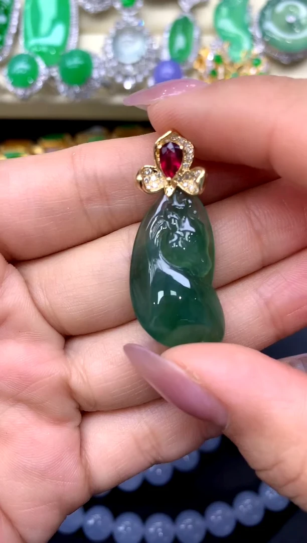 颈饰18K金镶嵌翡翠123-中国好珍宝