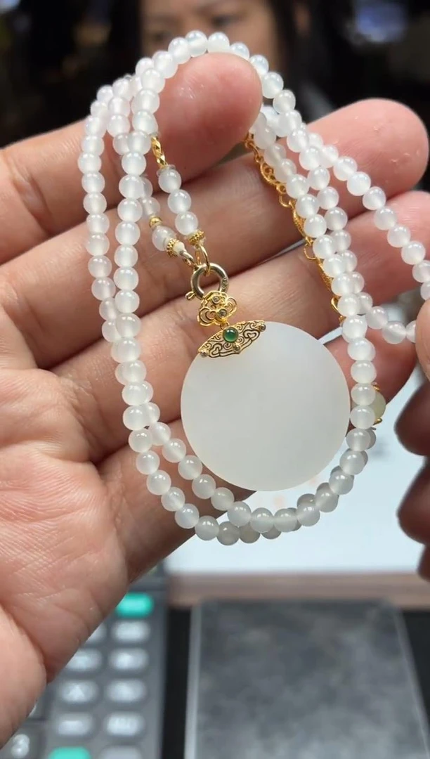 天然和田玉吊坠（拍一发一）BJJ1734