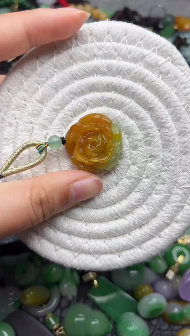 颈饰未镶嵌翡翠缅甸翡翠吊坠