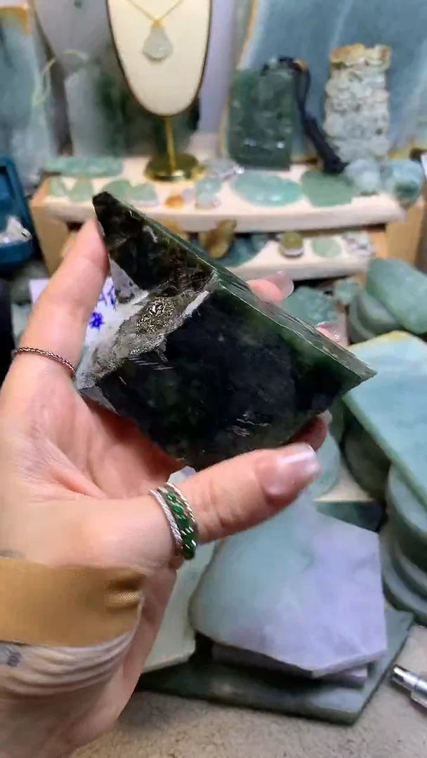 【闪购商品】翡翠挂件未镶嵌缅甸A货翡翠，没有运费险