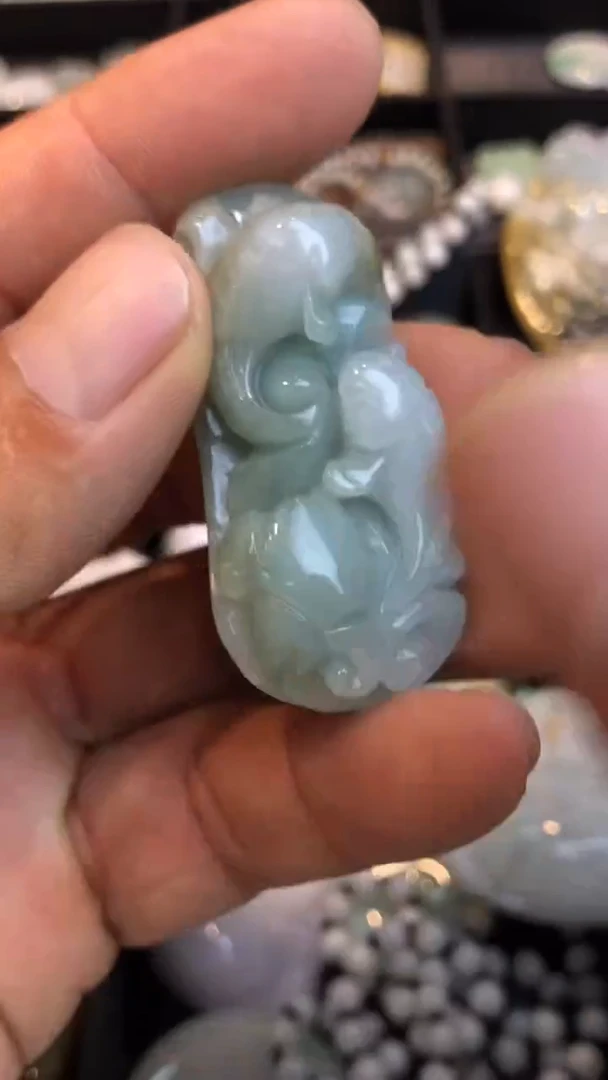 翡翠未镶嵌吊坠(不含链)年年有余