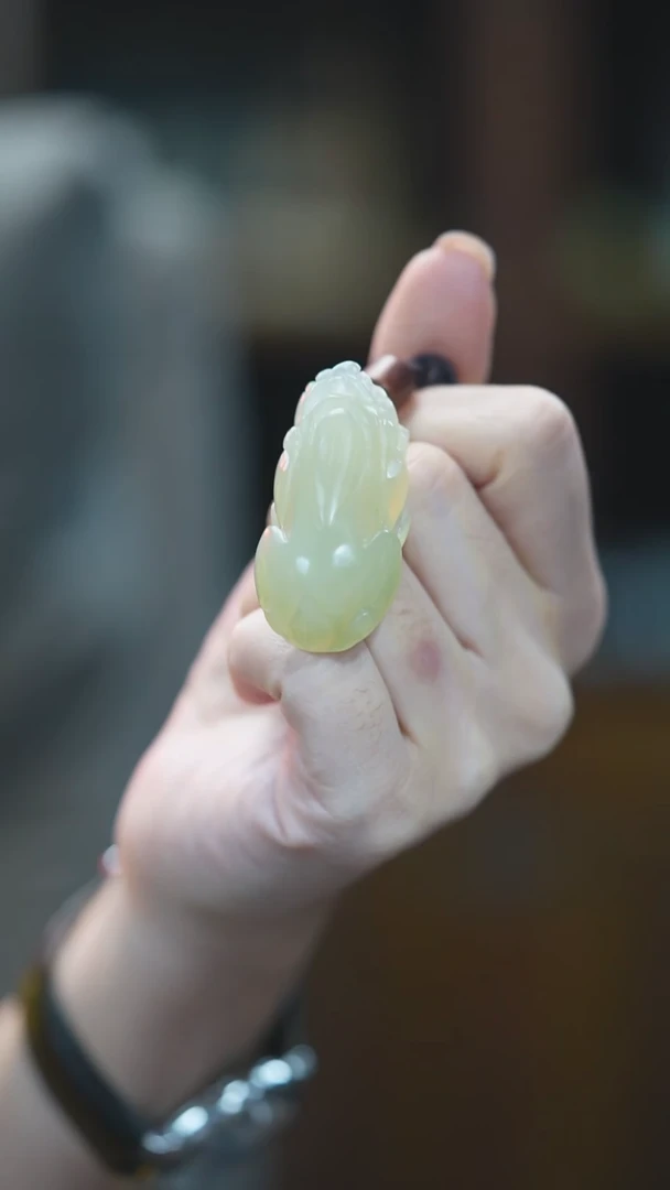 未镶嵌岫玉吊坠貔貅