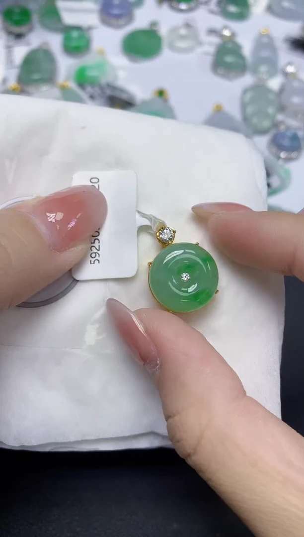 颈饰未镶嵌翡翠天然缅甸翡翠A货百元以上9元证书费自理