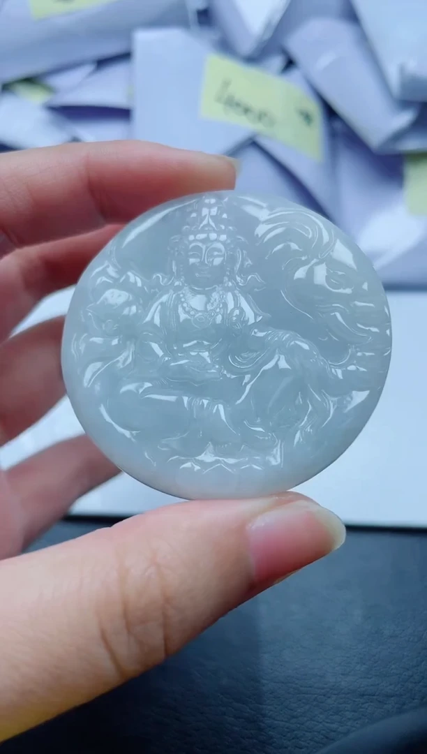 翡翠未镶嵌颈饰