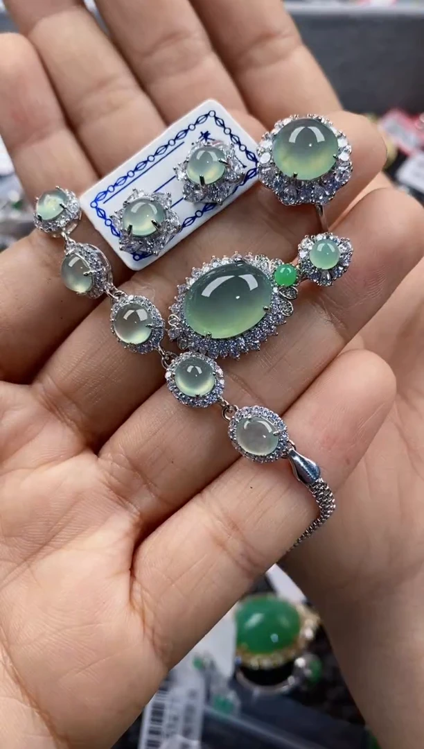 银S925镶嵌戒指翡翠999      7