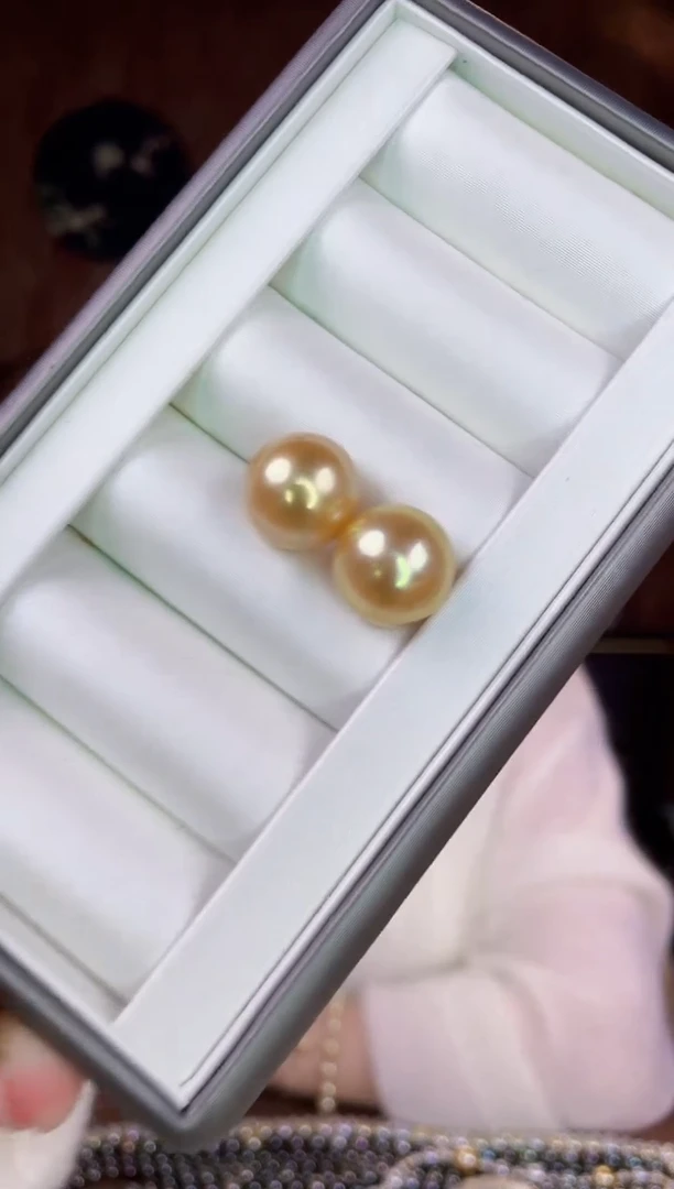 【闪购商品】海水珍珠耳环18K金镶嵌金珠15-16mm多样性发一对