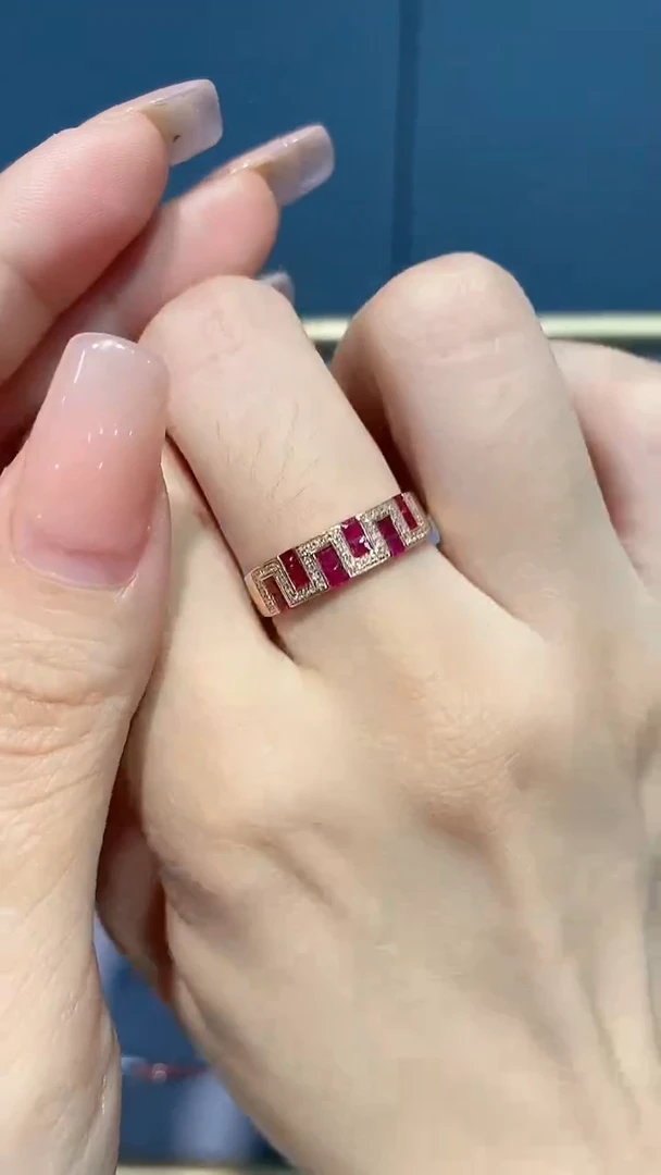 红宝石戒指18K金镶嵌戒指