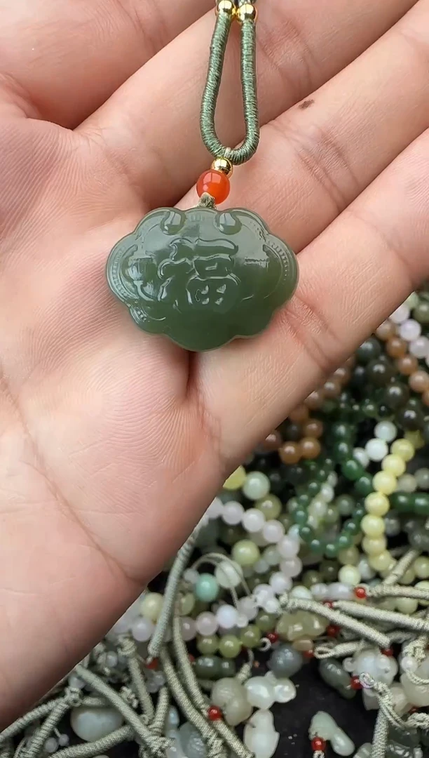 颈饰未镶嵌和田玉拍一发一