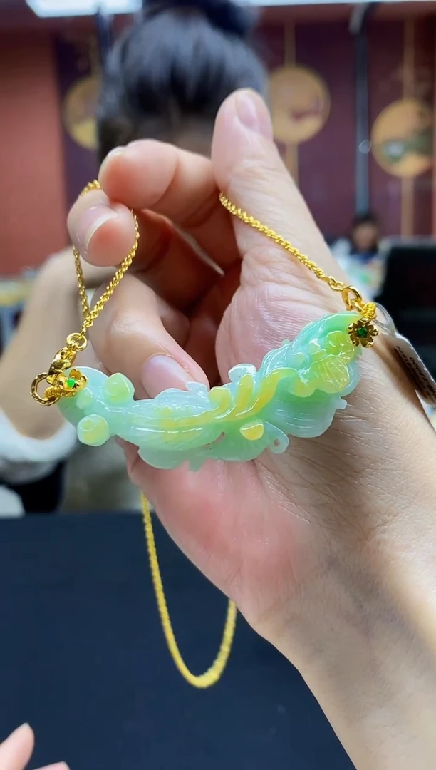 颈饰未镶嵌翡翠吊坠