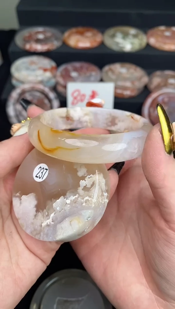 【闪购商品】石英质玉手镯（圆镯）未镶嵌58