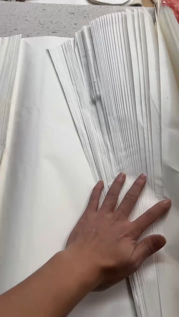 25   瑕疵 四尺手工生宣有点邹89张