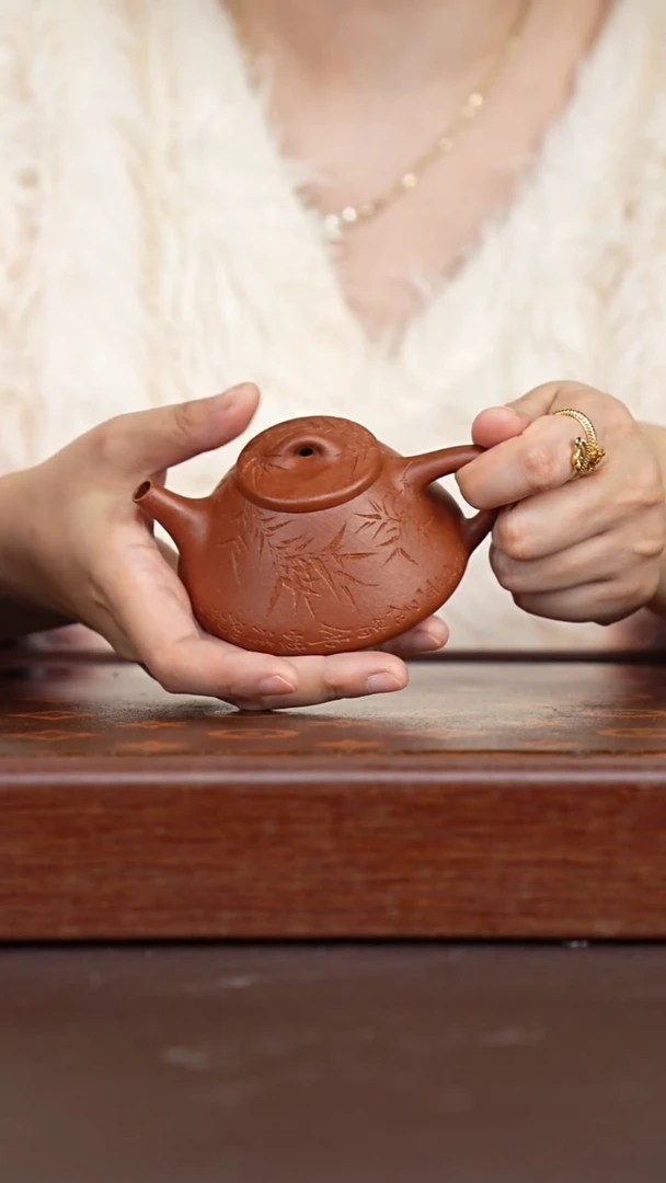 茶壶紫砂纯红降坡刻绘子冶石瓢