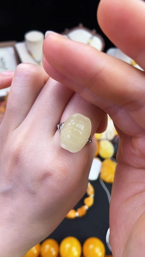 琥珀未镶嵌珠宝奇石柒月