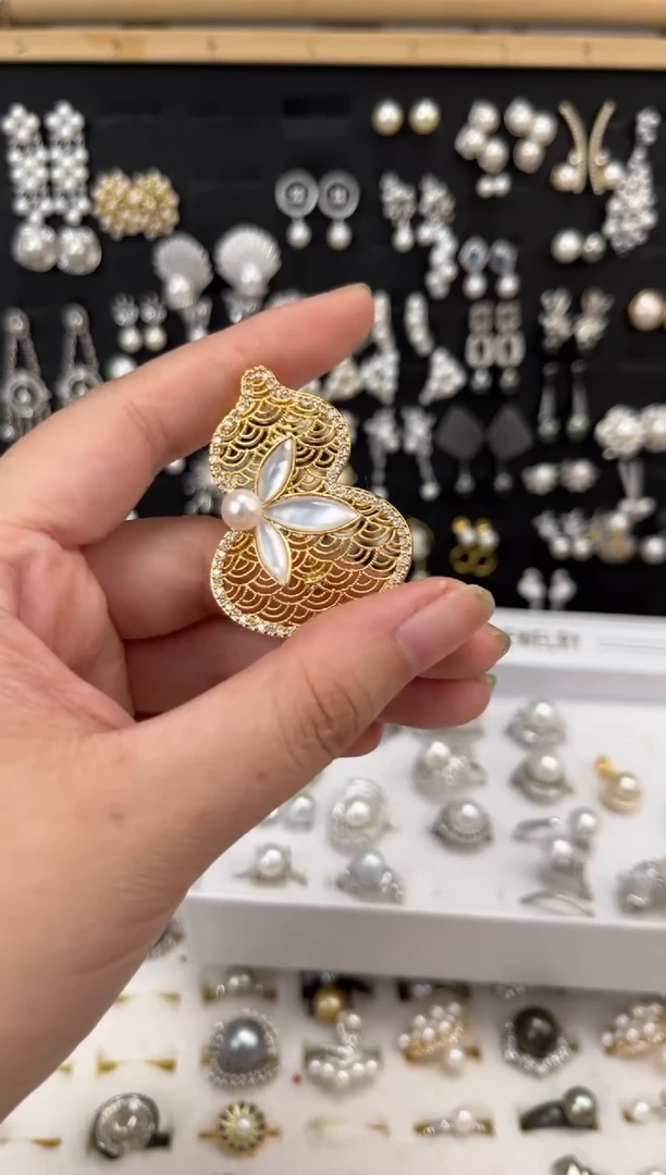 合金胸饰淡水珍珠淡水胸针（有暇）