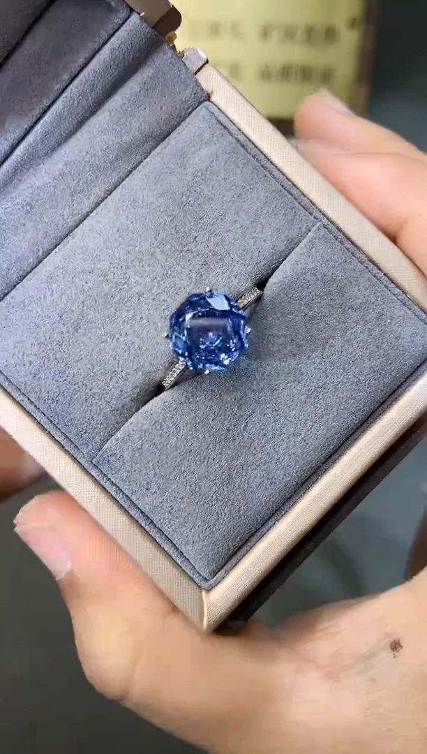 银S925镶嵌戒指托帕石........