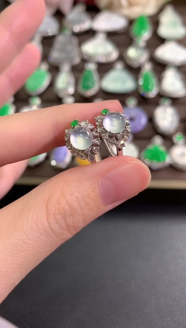 18K金镶嵌翡翠耳饰冬日珠宝W87