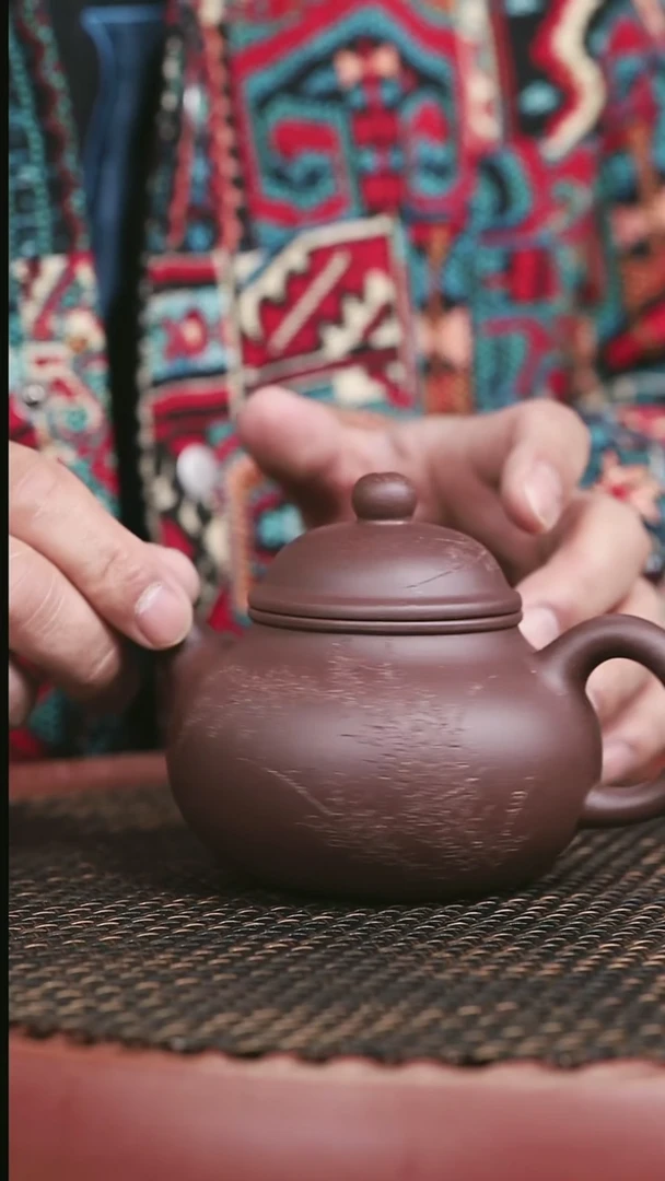 【闪购商品】紫砂高砂老紫泥容天300CC刻绘////