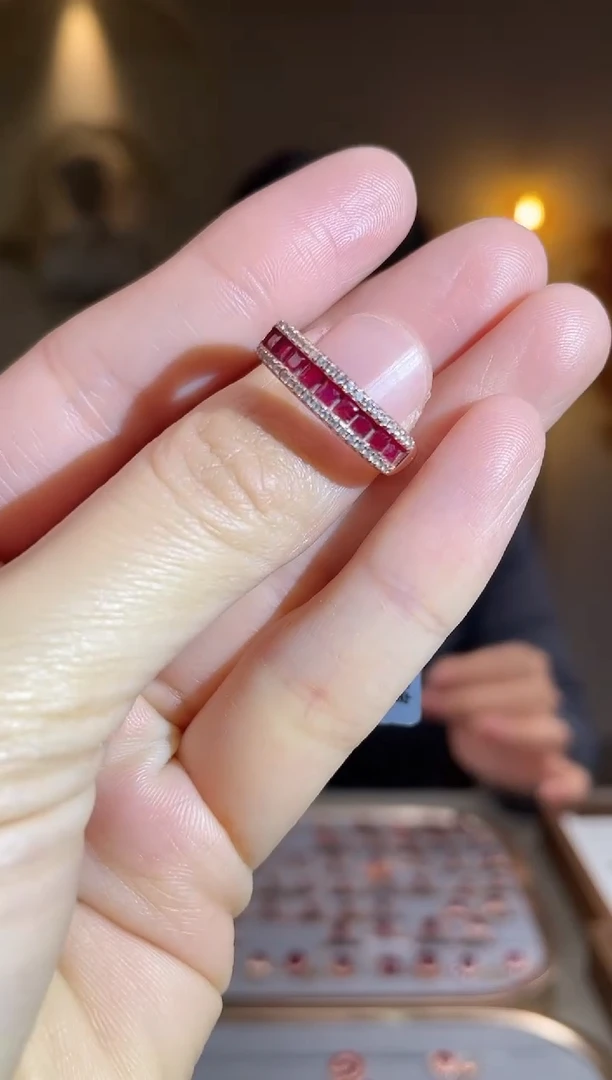 银S925镶嵌手饰红宝石手饰
