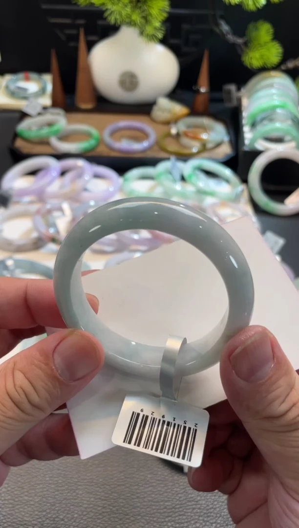 未镶嵌手镯翡翠35号链接 有纹裂 52