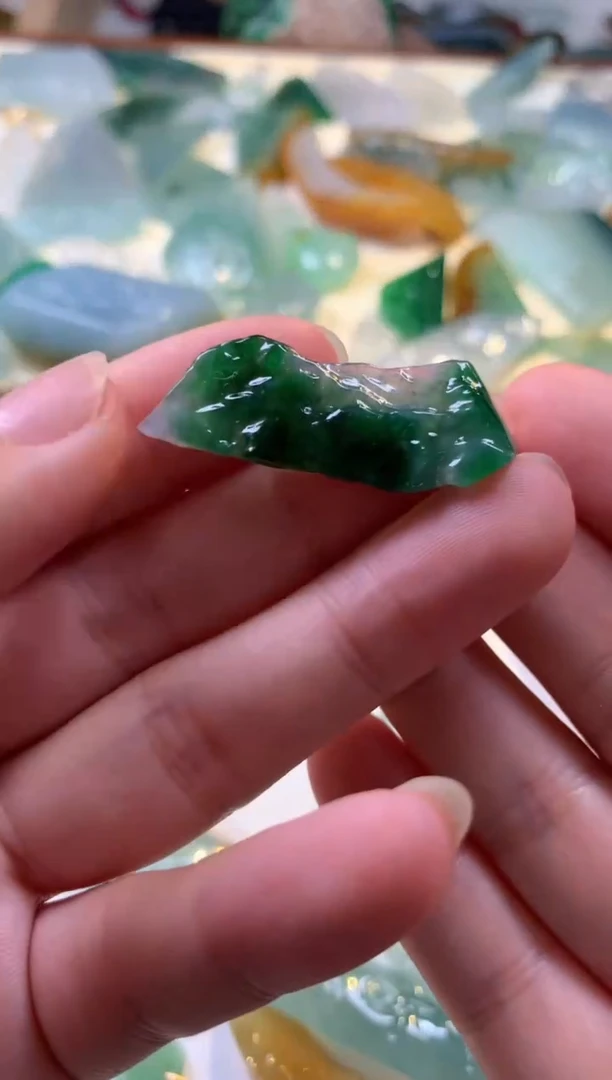 【闪购商品】翡翠颈饰未镶嵌吊坠