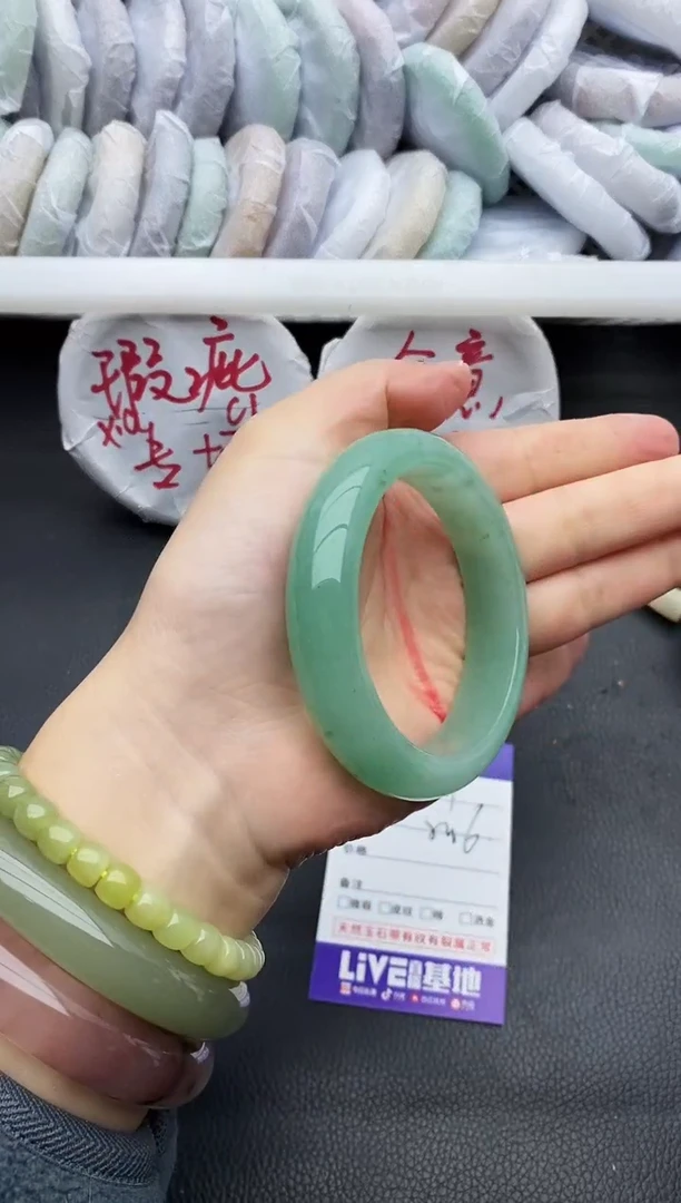 未镶嵌手镯石英质玉瑕疵127+55.8