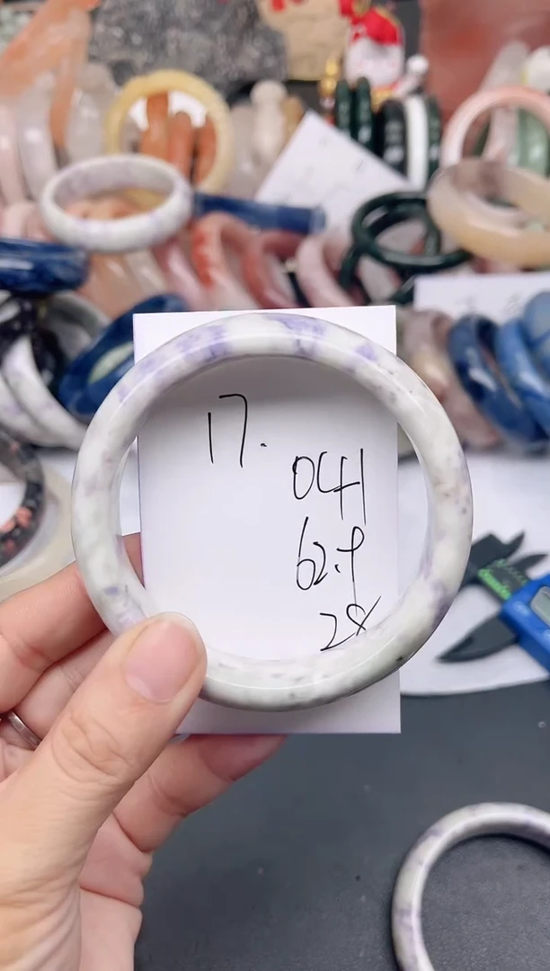 未镶嵌手镯石英质玉041