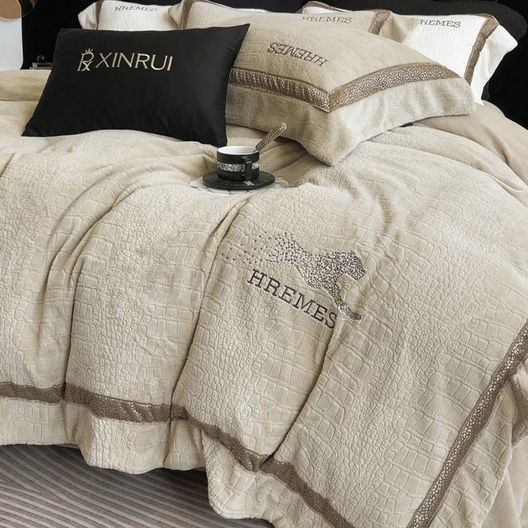 维密-加厚高端加厚牛奶绒四件套轻奢简约风被套床上用品