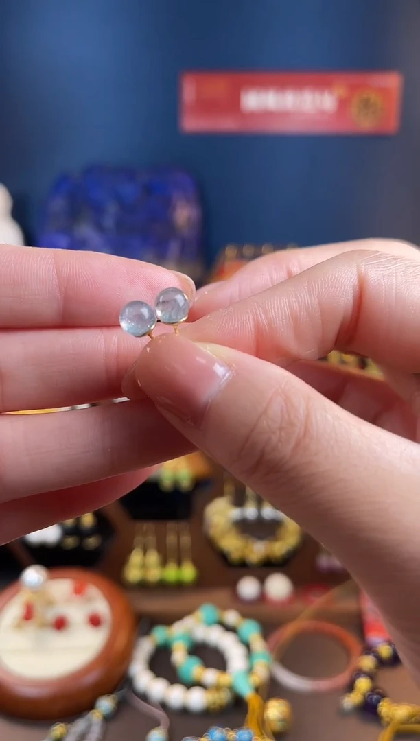 海蓝宝石耳钉银S925镀金镶嵌，耳钉