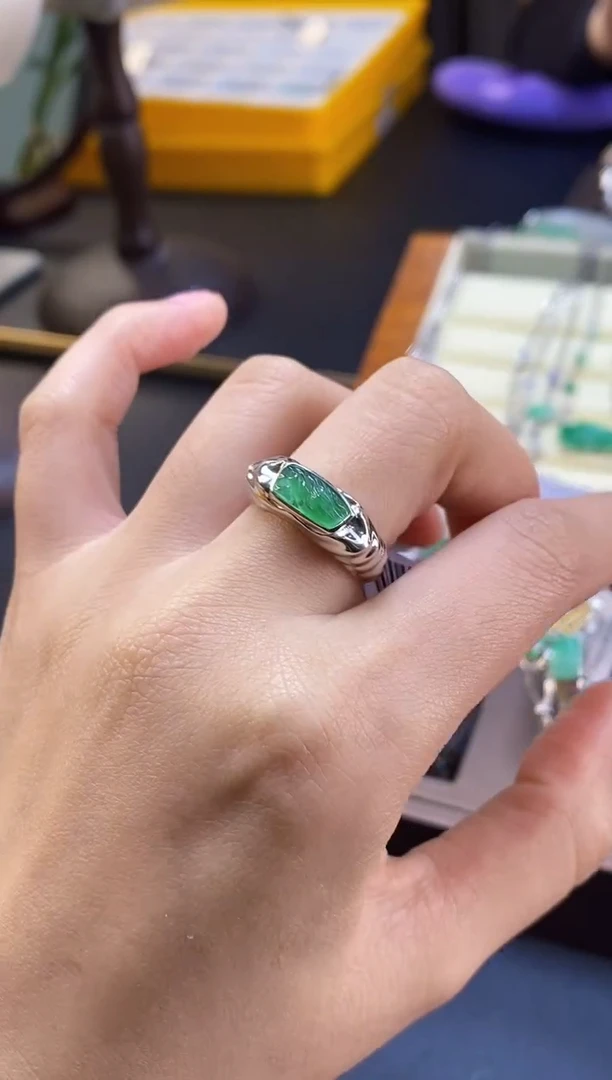 颈饰银S925镶嵌翡翠17467